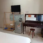 Acorn Hotel