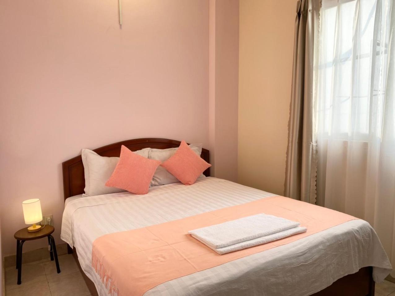 Acorn Hotel 2*