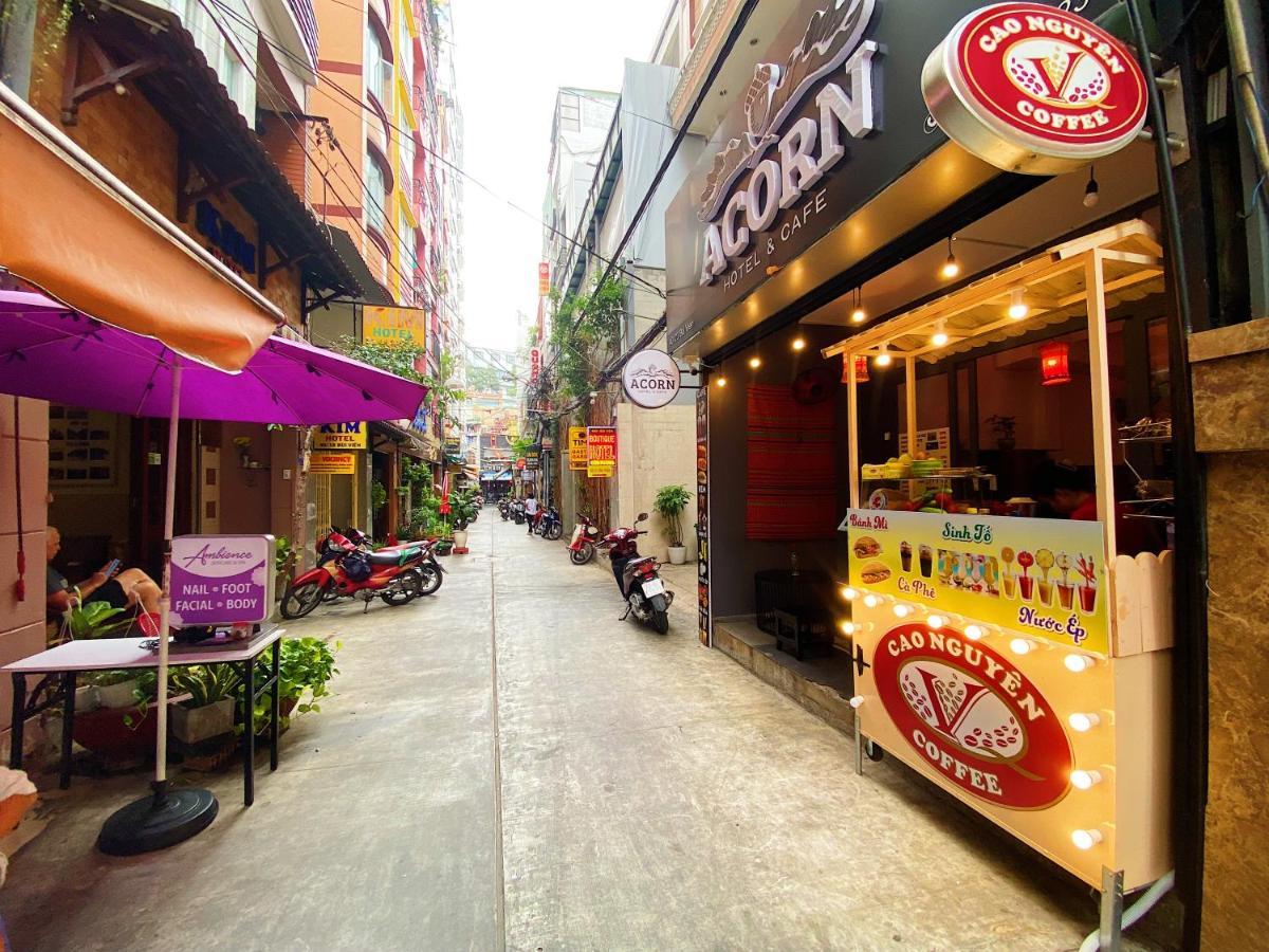 Acorn Hotel 2*
